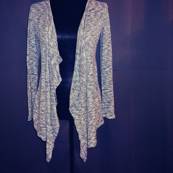 CLEANOUT SALE EUC Cute Ruffle Light Gray Cardigan - Picture 4 of 8